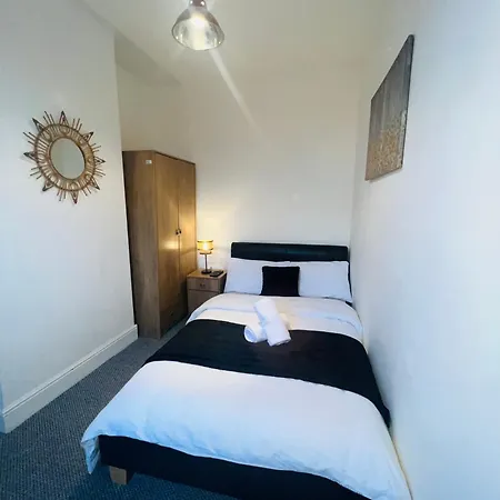 Large 'n' Bright * Middlesbrough